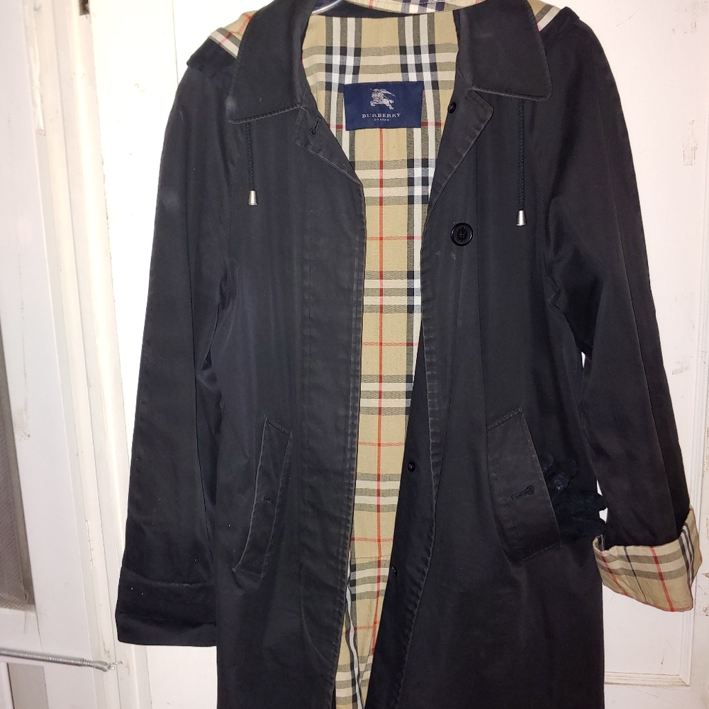 Burberry trench rain coat sz L